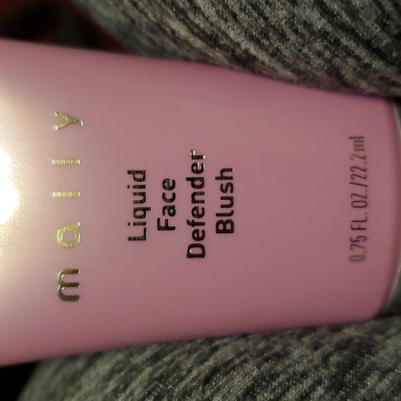 Mally liquid face defender blush (Carnation). - Picture 8 of 8